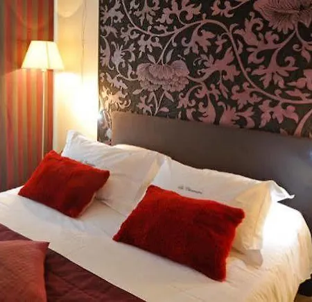 La Chaumiere Отель 3*