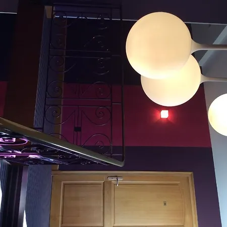 Отель La Chaumiere 3*