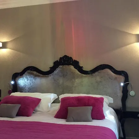 Отель La Chaumiere 3*